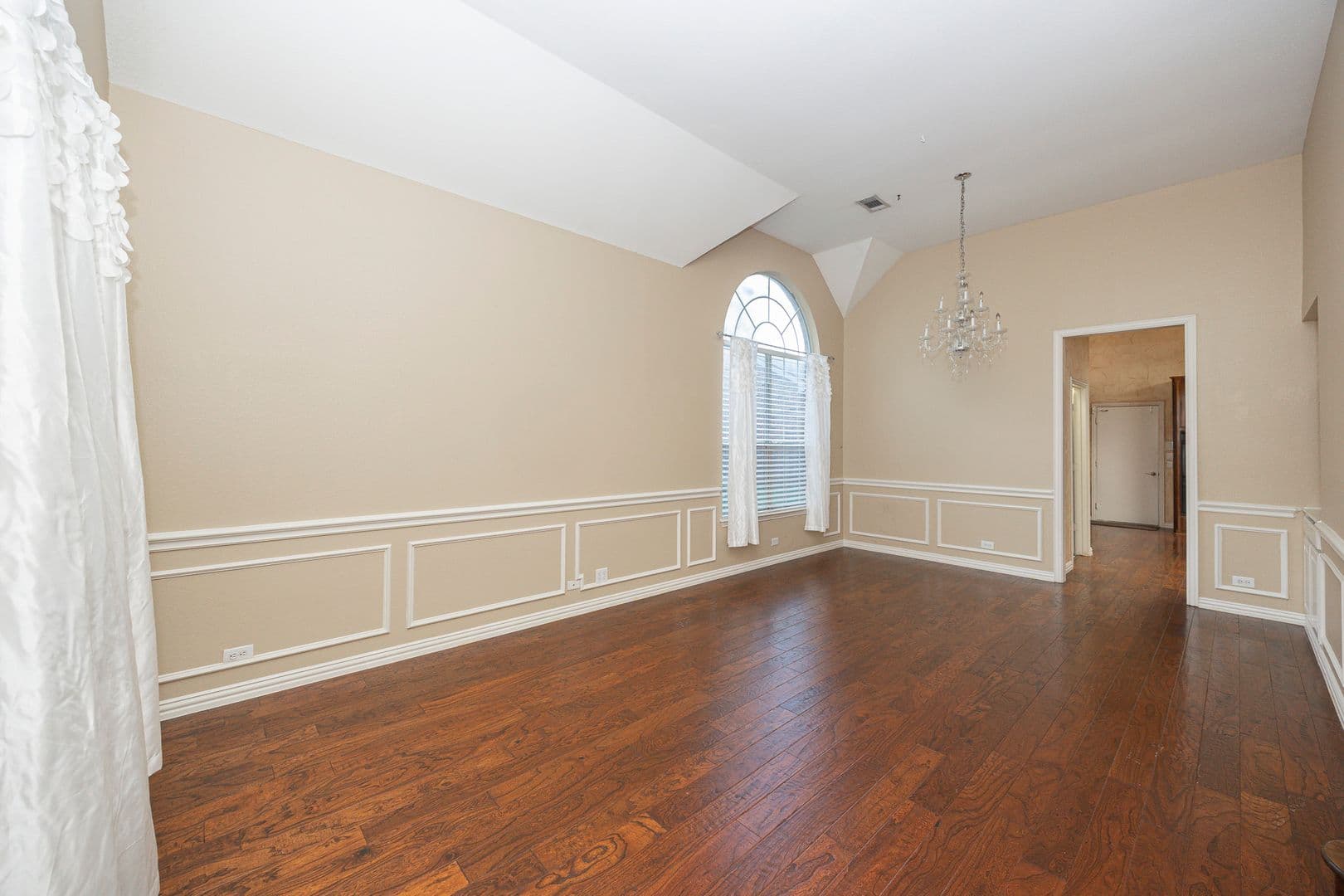 Plano House: 3417 Burnet Drive