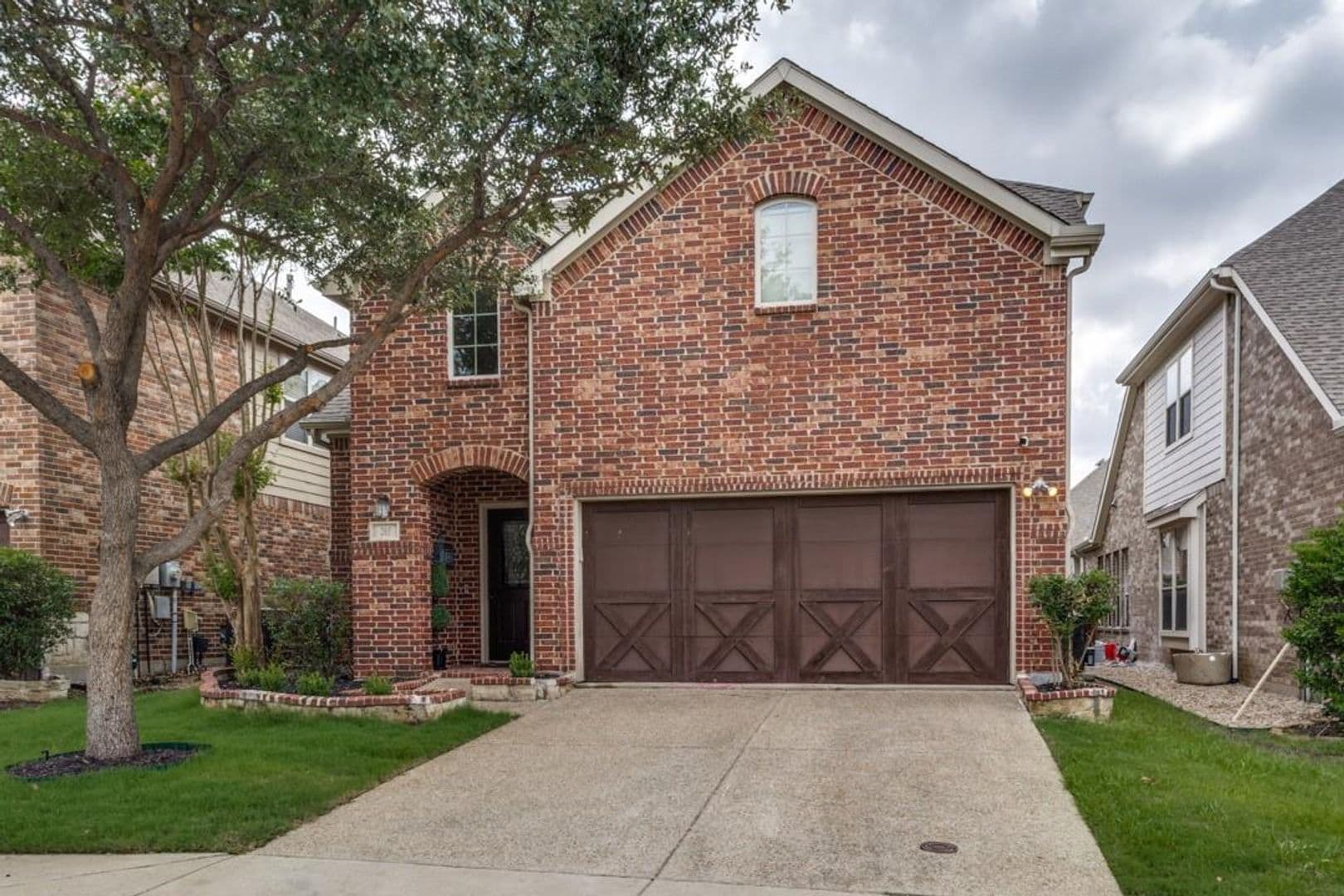 Lewisville House: 205 Chester Drive