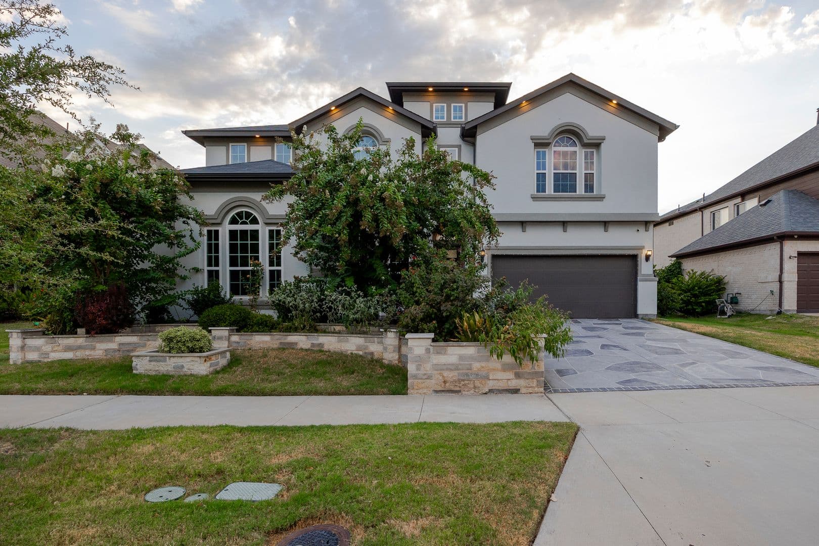 Frisco House: 10081 Oxbow AVE