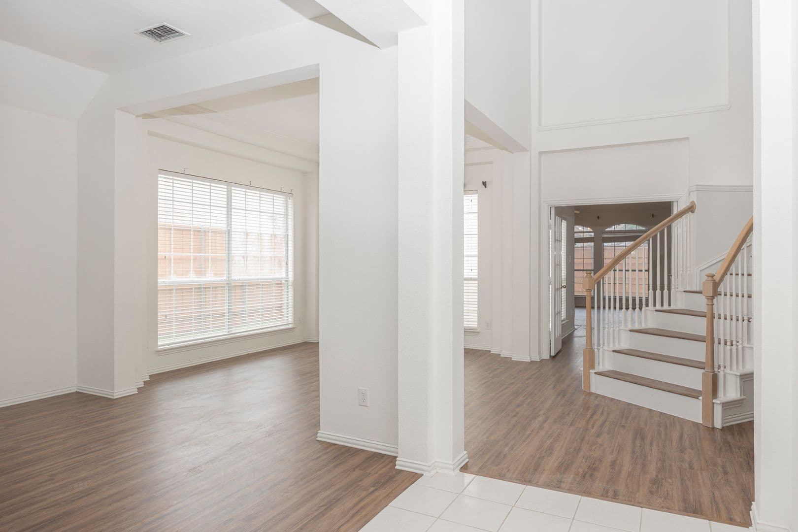 Richardson House: 3103 Kingsbury Drive(Owner approval must)