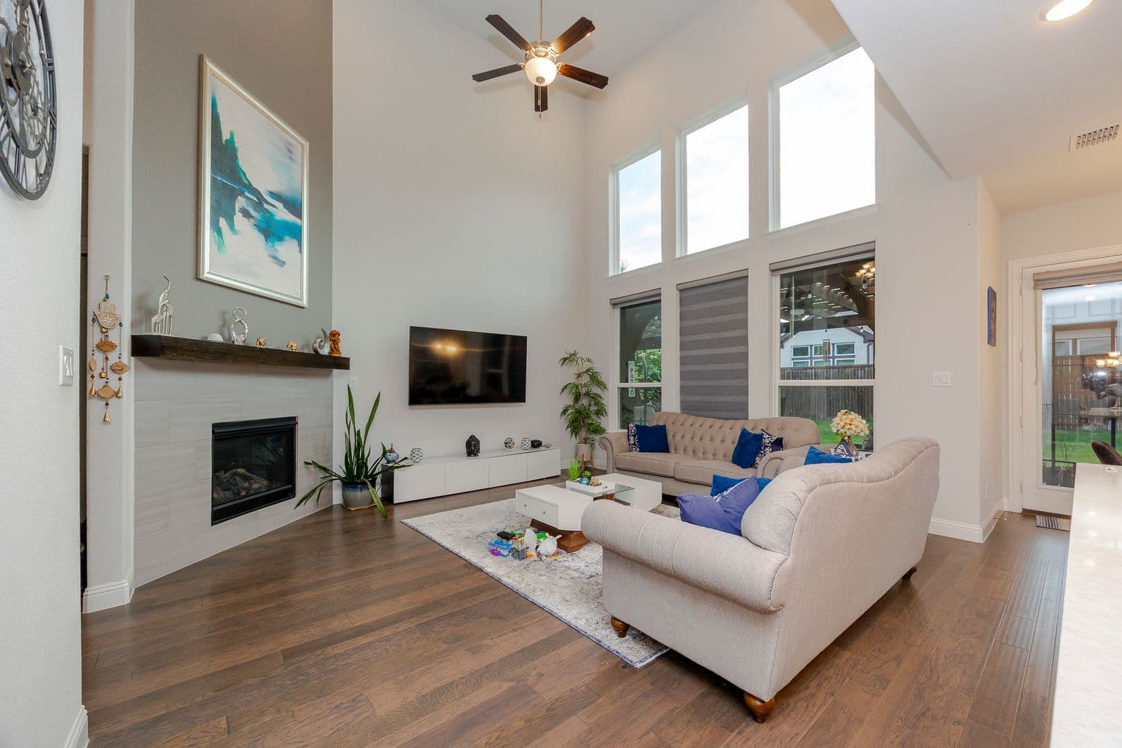 Frisco House: 10081 Oxbow AVE