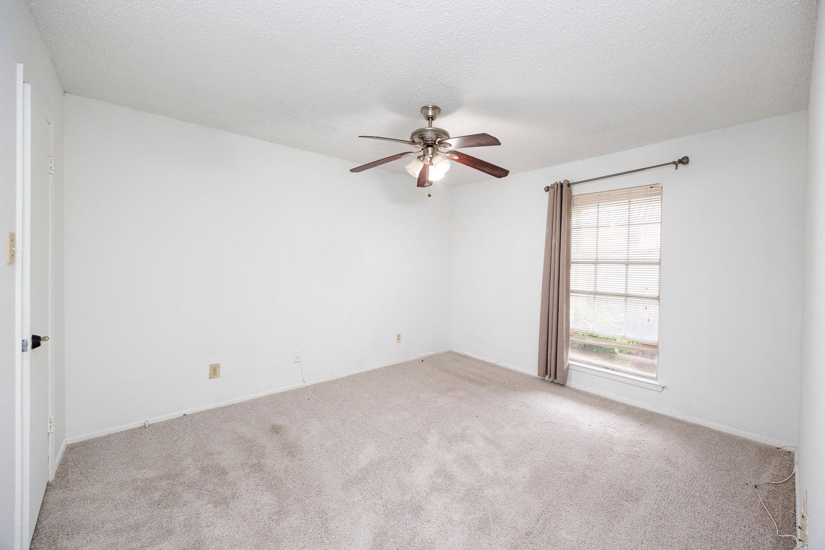Dallas House: 12480 Abrams Rd