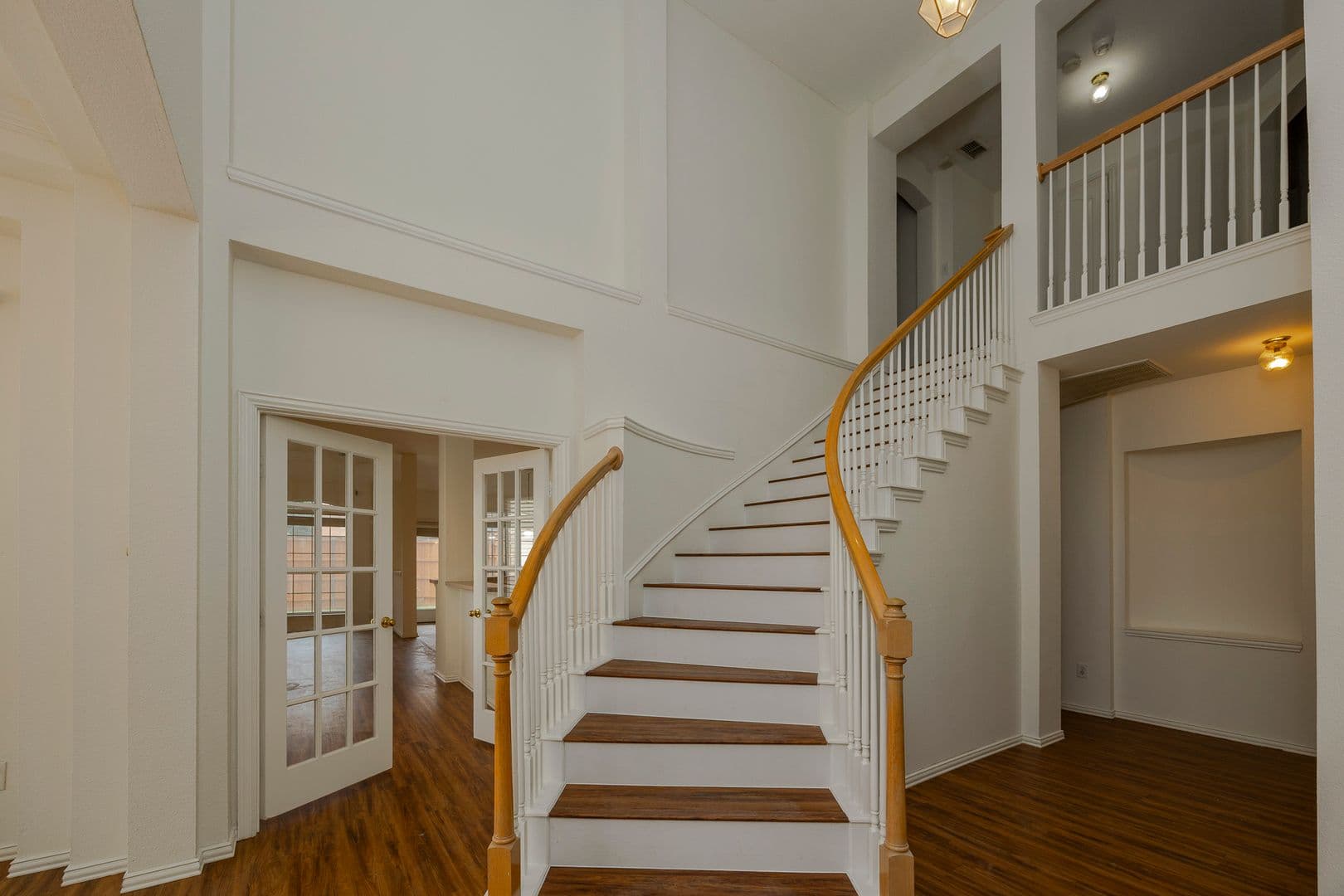 Richardson House: 3103 Kingsbury Drive(Owner approval must)