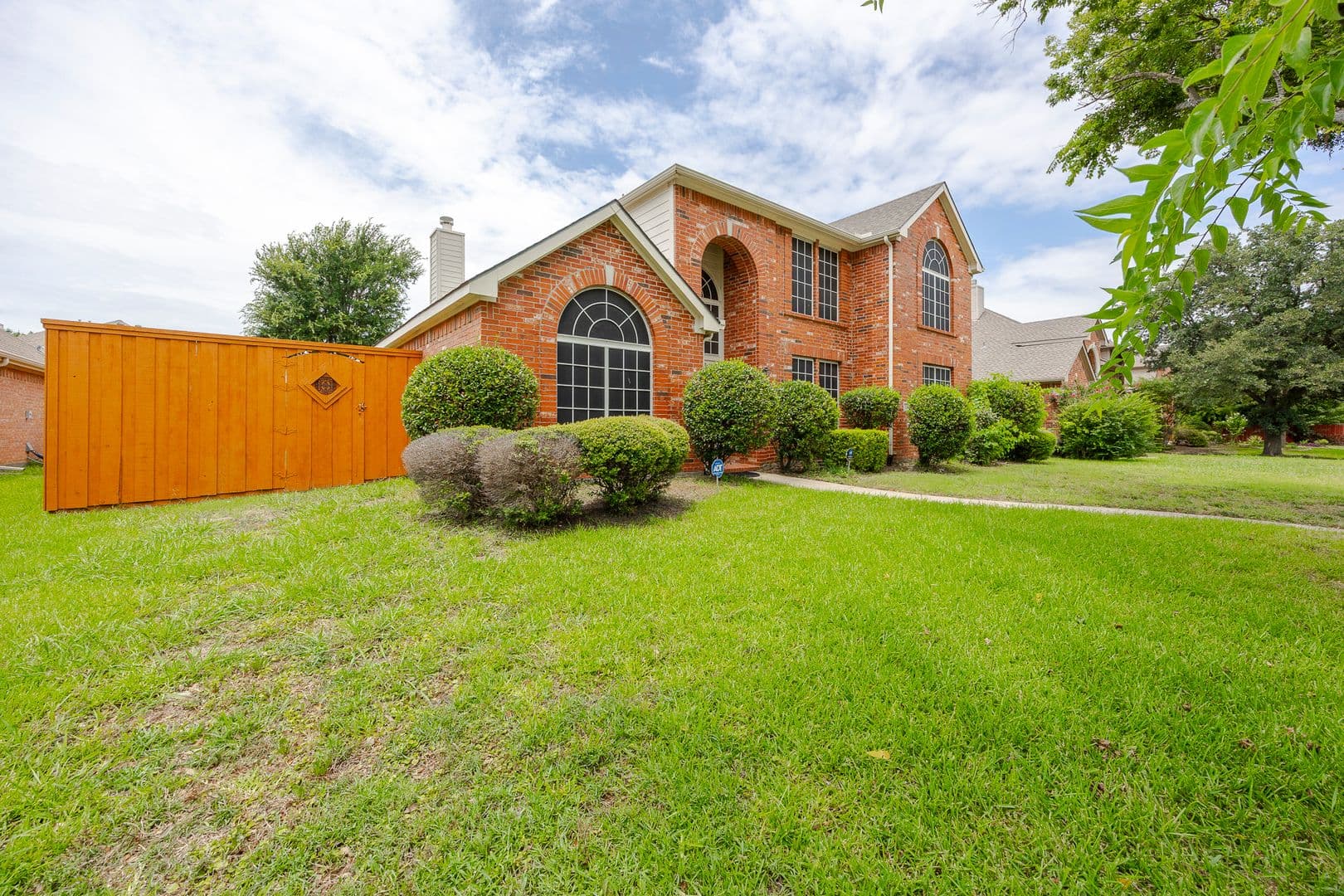 Richardson House: 3103 Kingsbury Drive(Owner approval must)