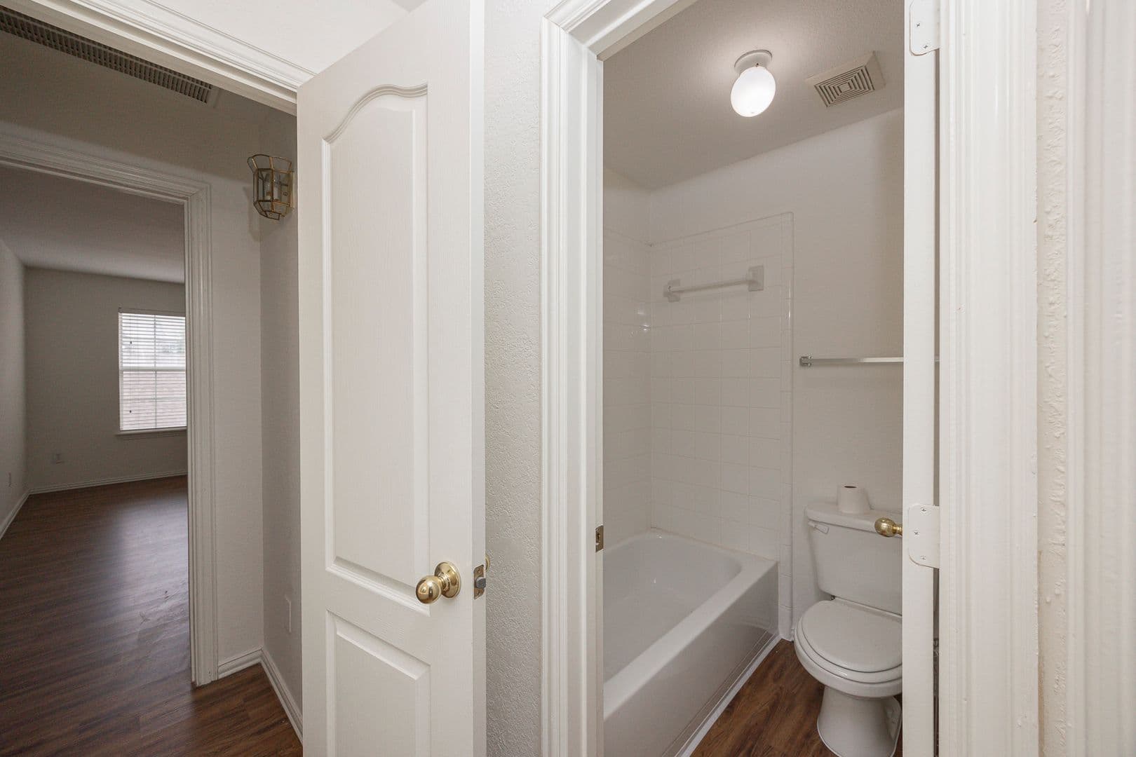 Richardson House: 3103 Kingsbury Drive(Owner approval must)
