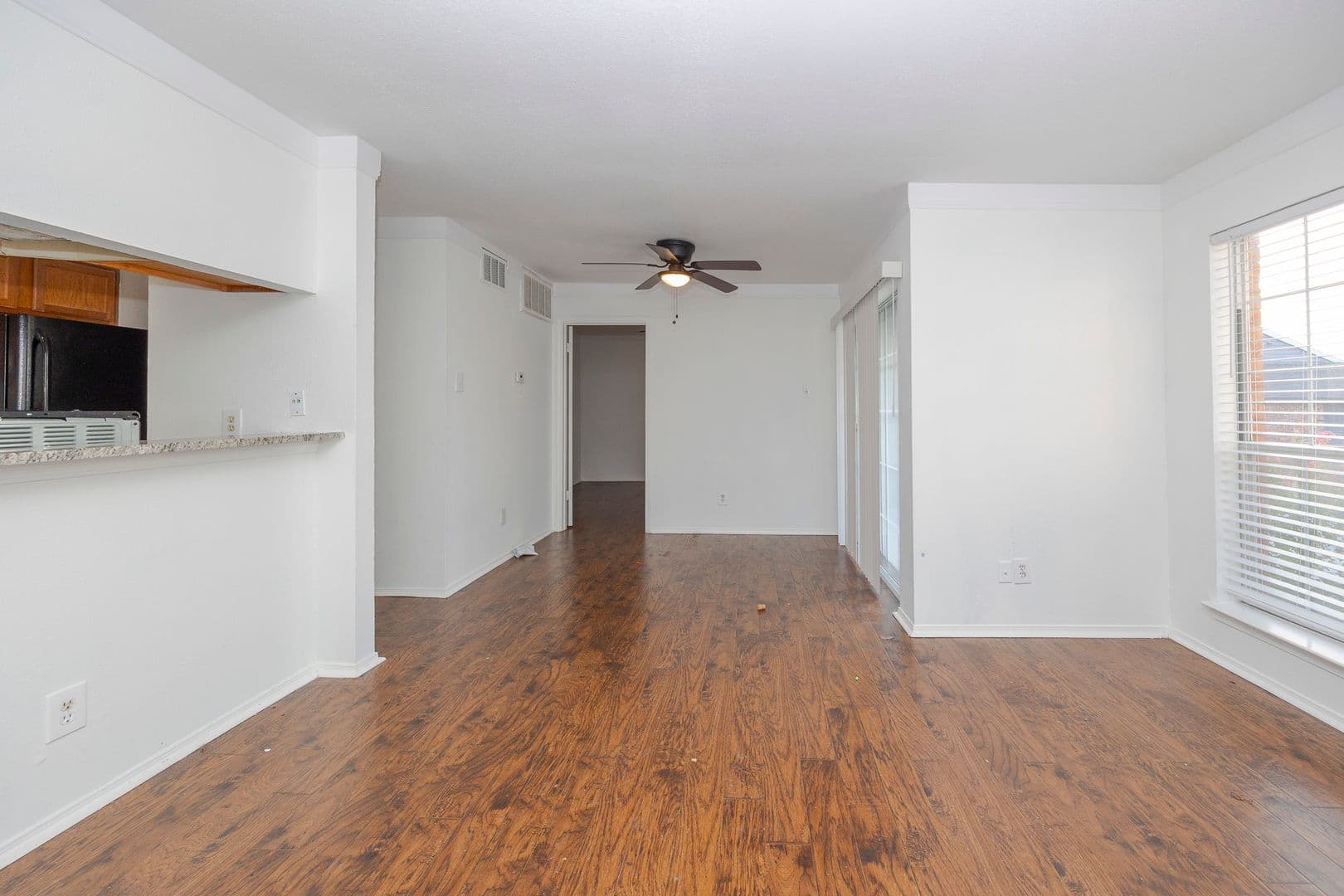 Dallas House: 18333 Roehampton Drive