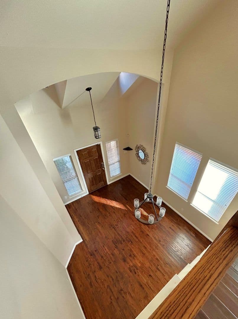 McKinney House: 10637 Bolivar Dr