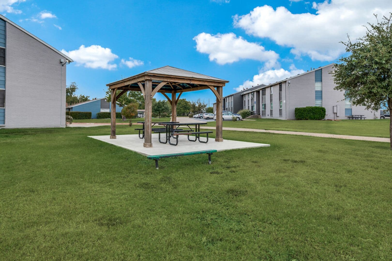 White Settlement Apartment: 400 Ralph St