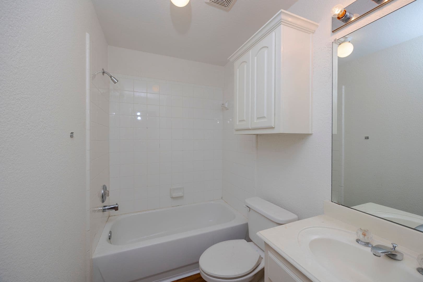 Richardson House: 3103 Kingsbury Drive(Owner approval must)