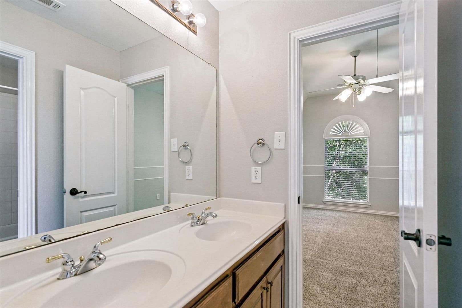 Plano House: 2208 Scenic Dr