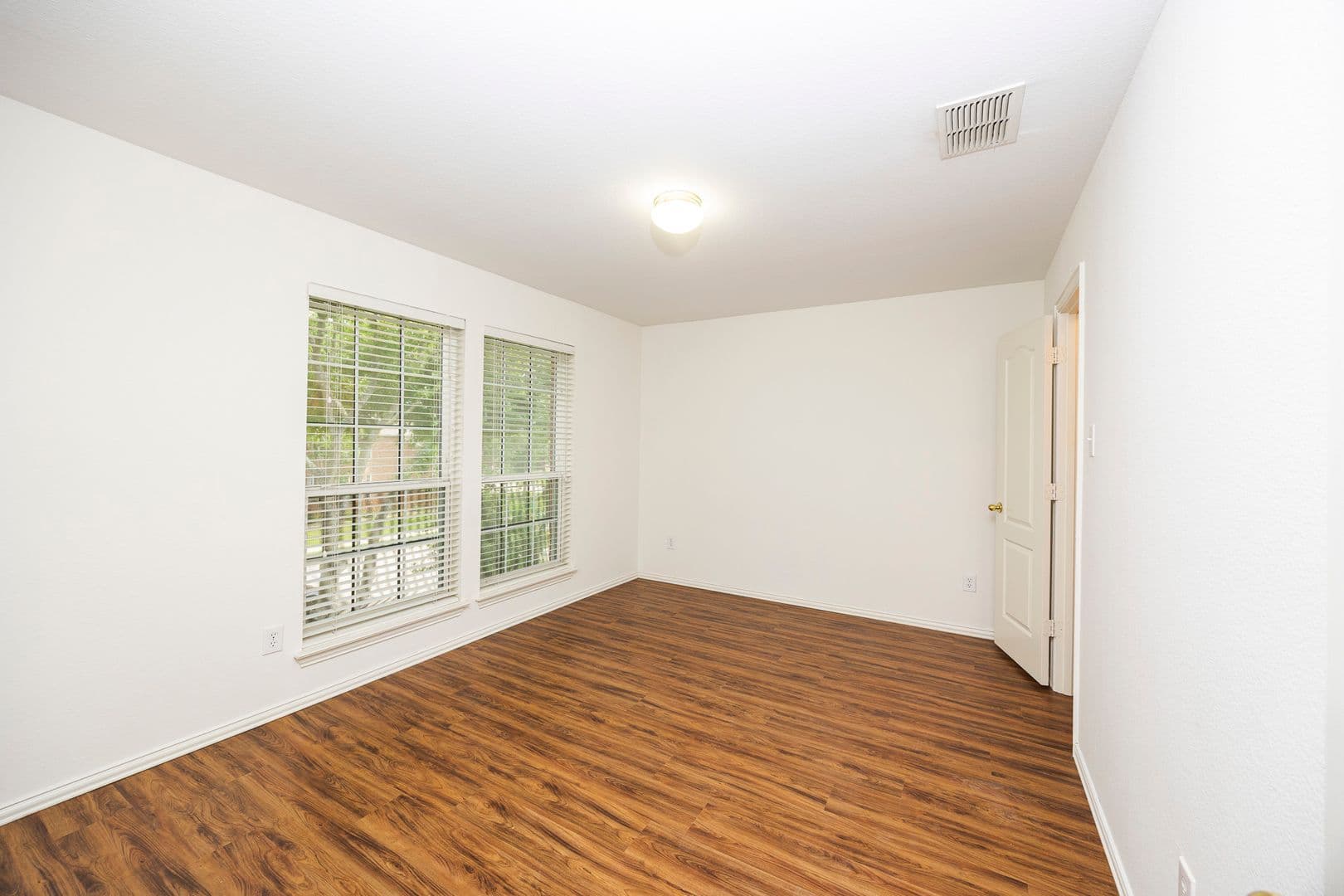 Richardson House: 3103 Kingsbury Drive(Owner approval must)