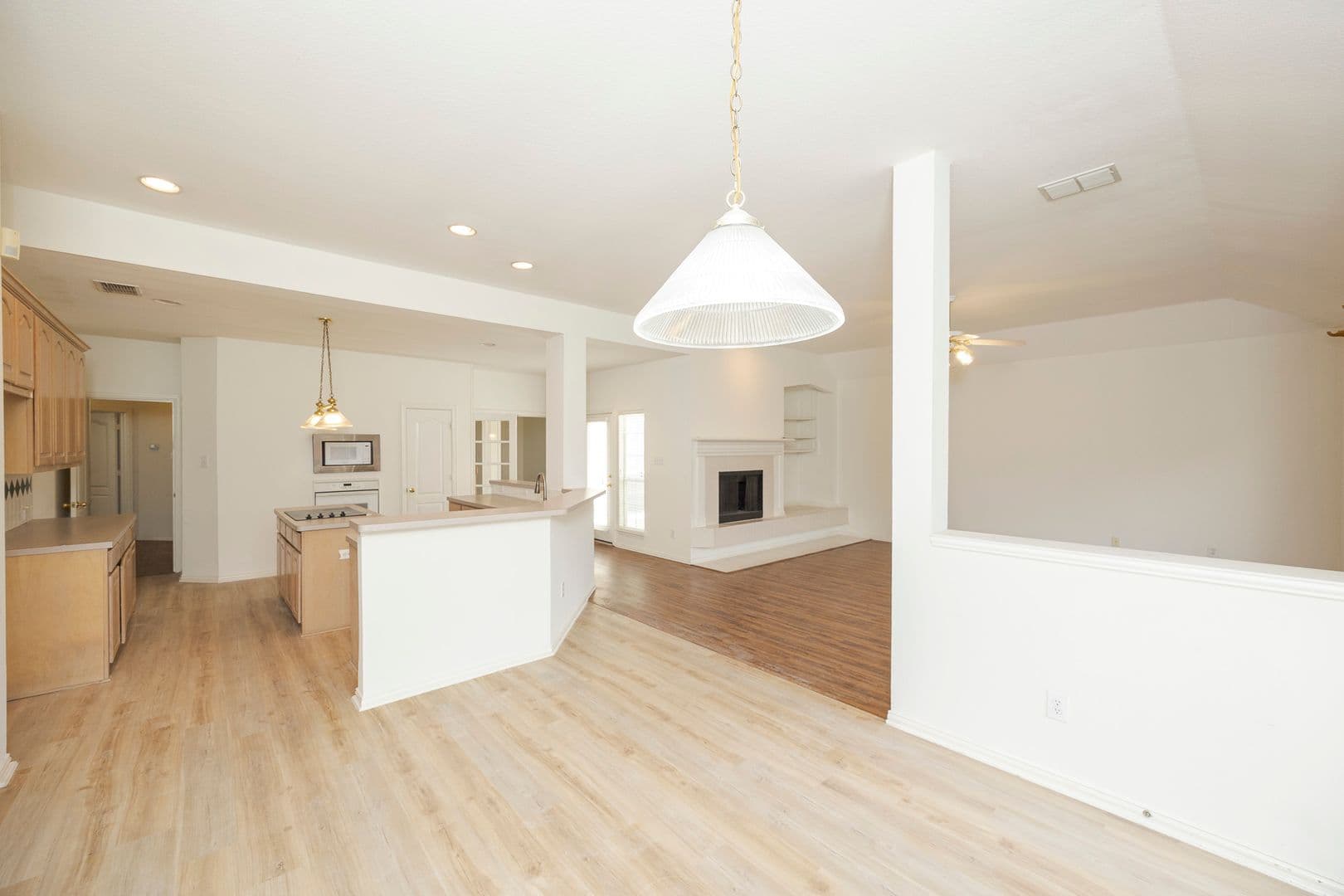 Richardson House: 3103 Kingsbury Drive(Owner approval must)