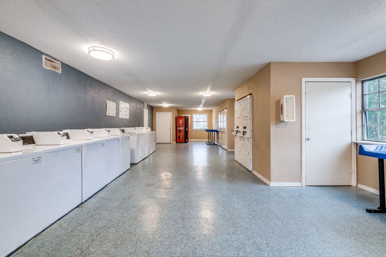 White Settlement Apartment: 400 Ralph St