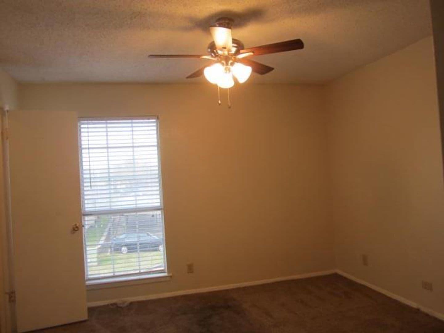 Dallas House: 12480 Abrams Rd