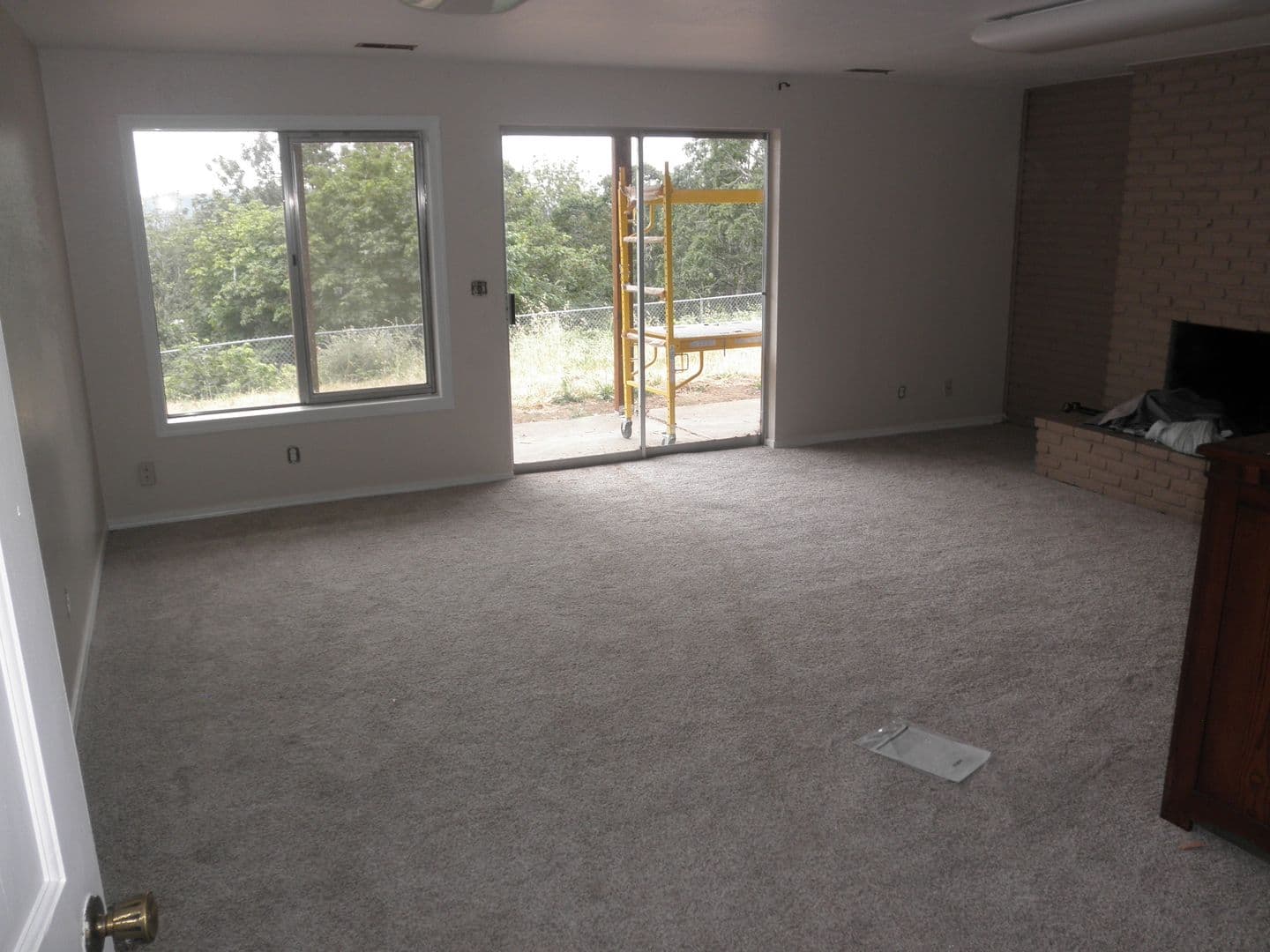 Salem House: 3598 Aster St NW