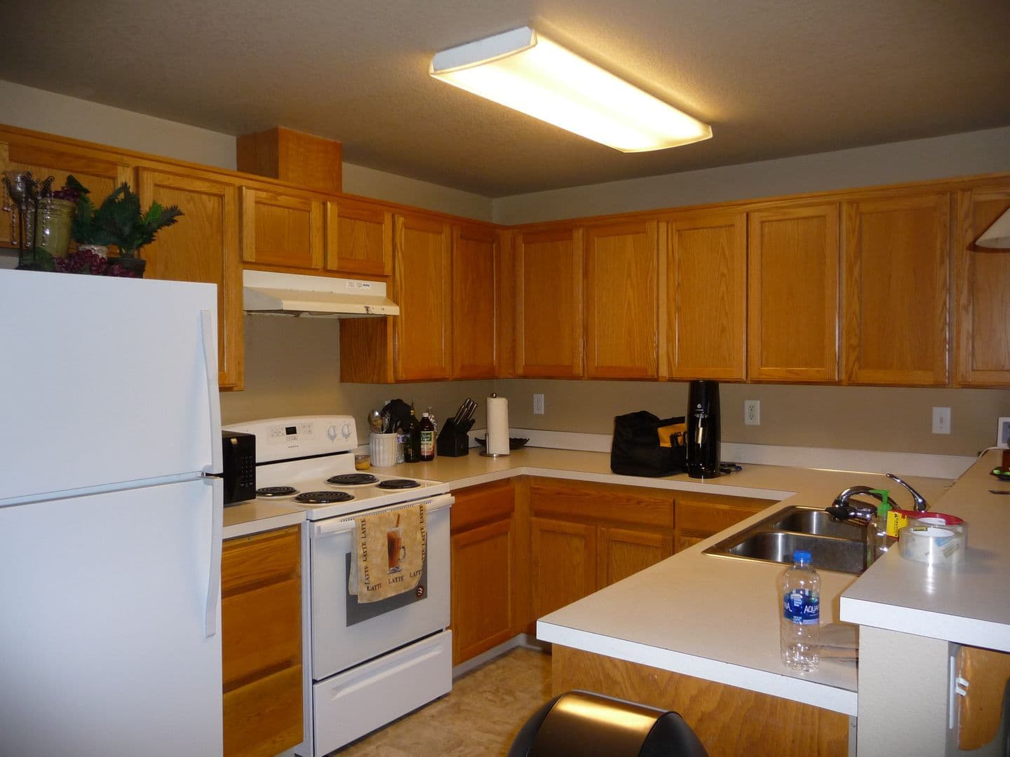 Salem House: 705 Yellow Bird Ln NE