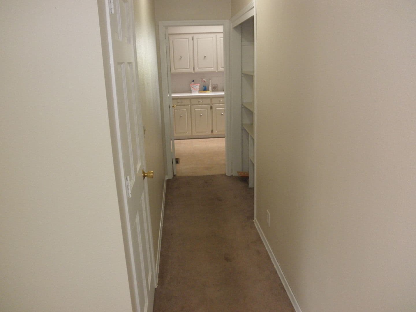 Salem House: 3598 Aster St NW