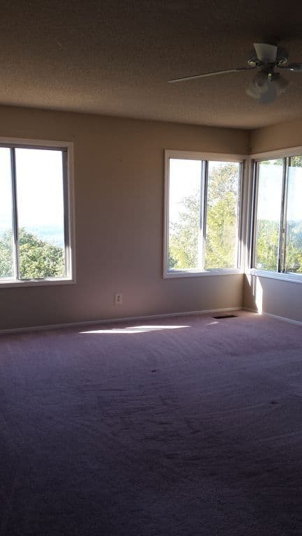Salem House: 3598 Aster St NW