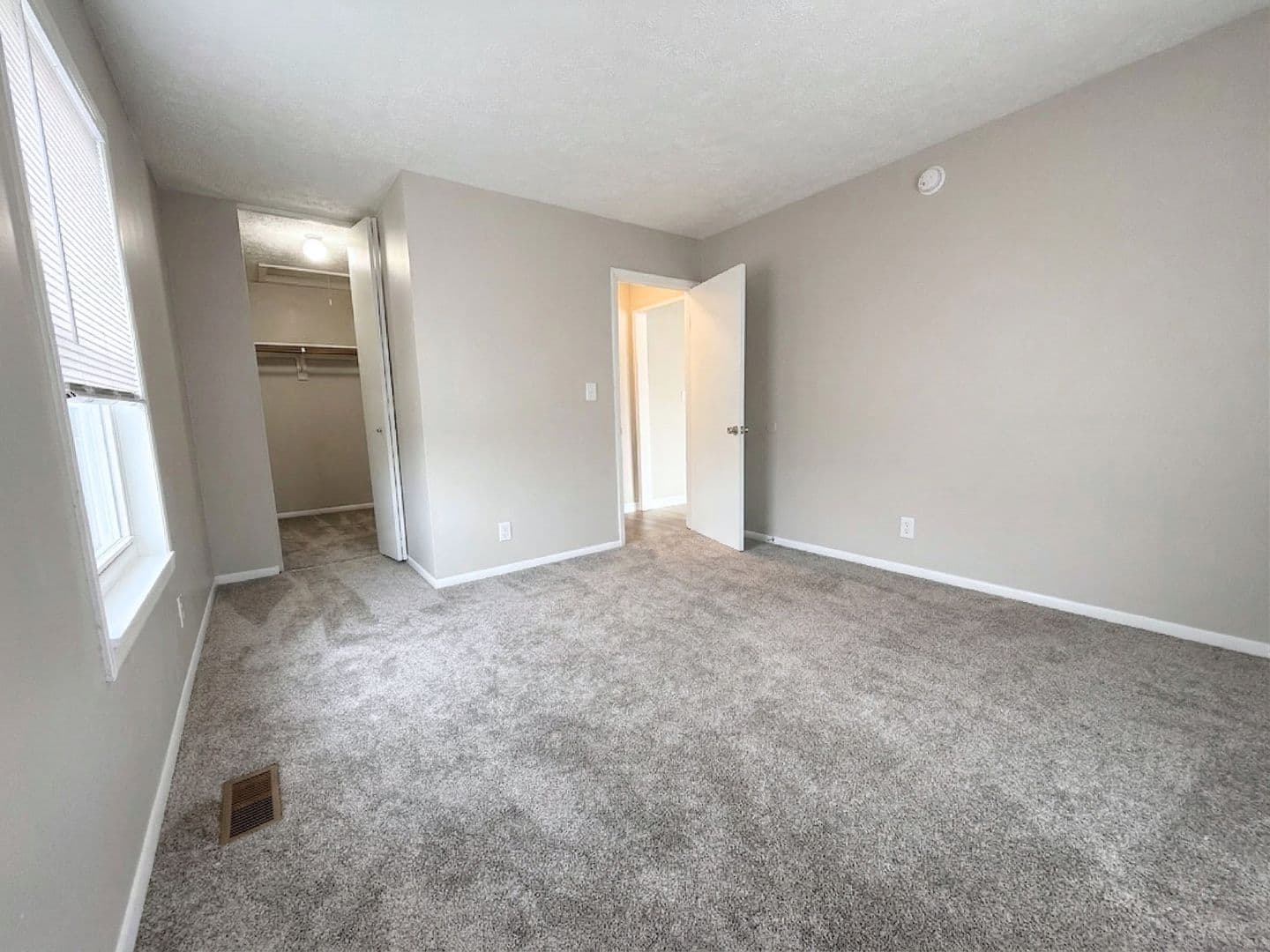 Northwood Apartment: 3617 Lakepointe Dr