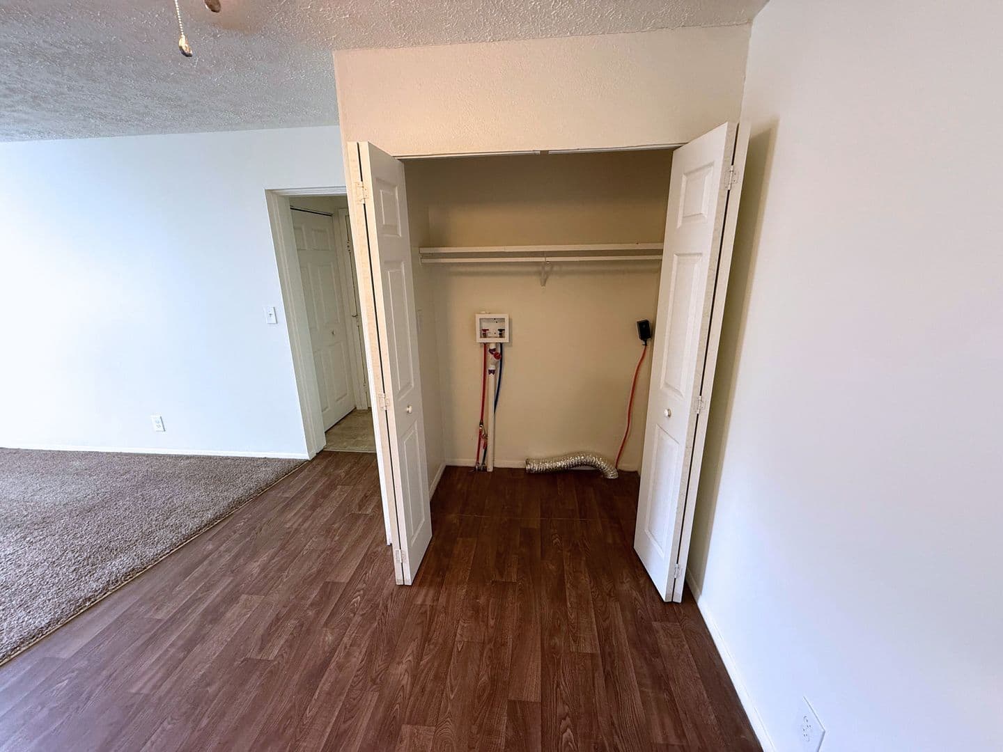 Northwood Apartment: 3617 Lakepointe Dr