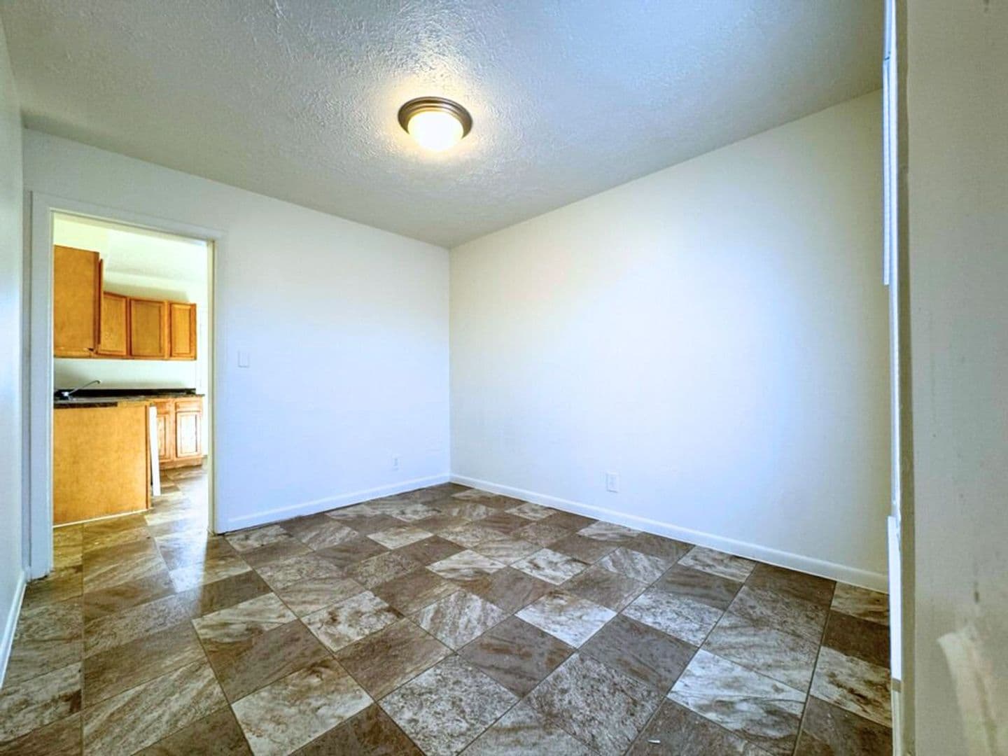 Northwood Apartment: 3617 Lakepointe Dr