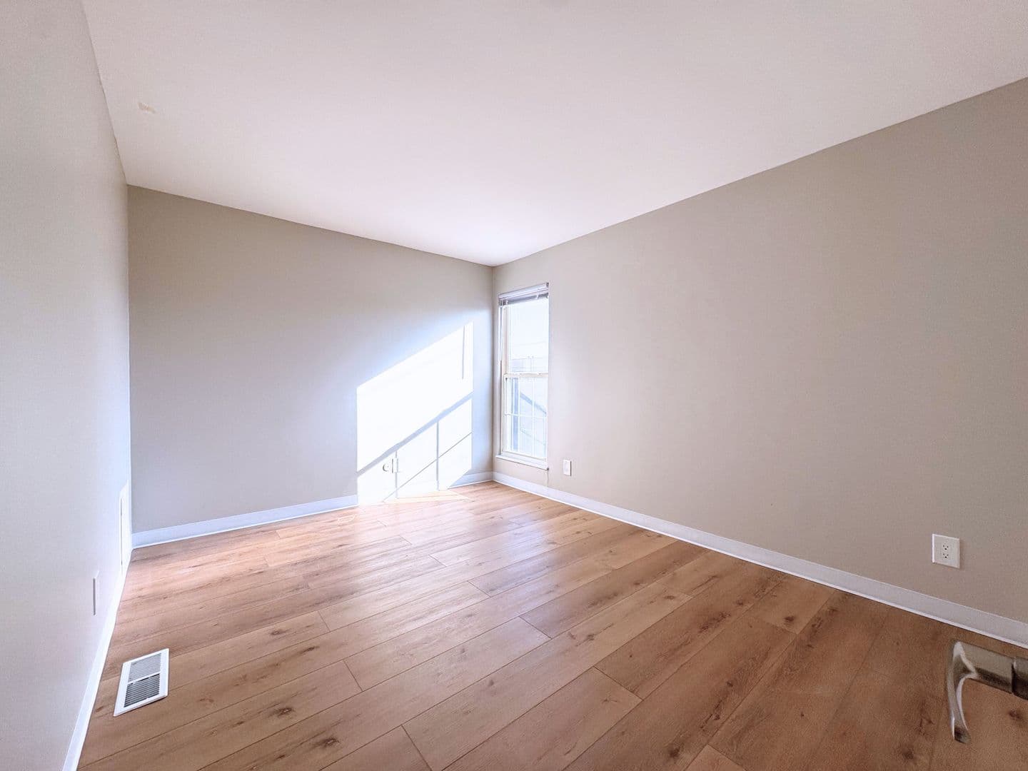 Middletown Apartment: 4373 Bonita Dr