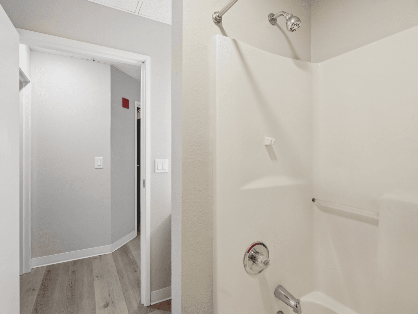 Piqua Apartment: 316 N. College St.