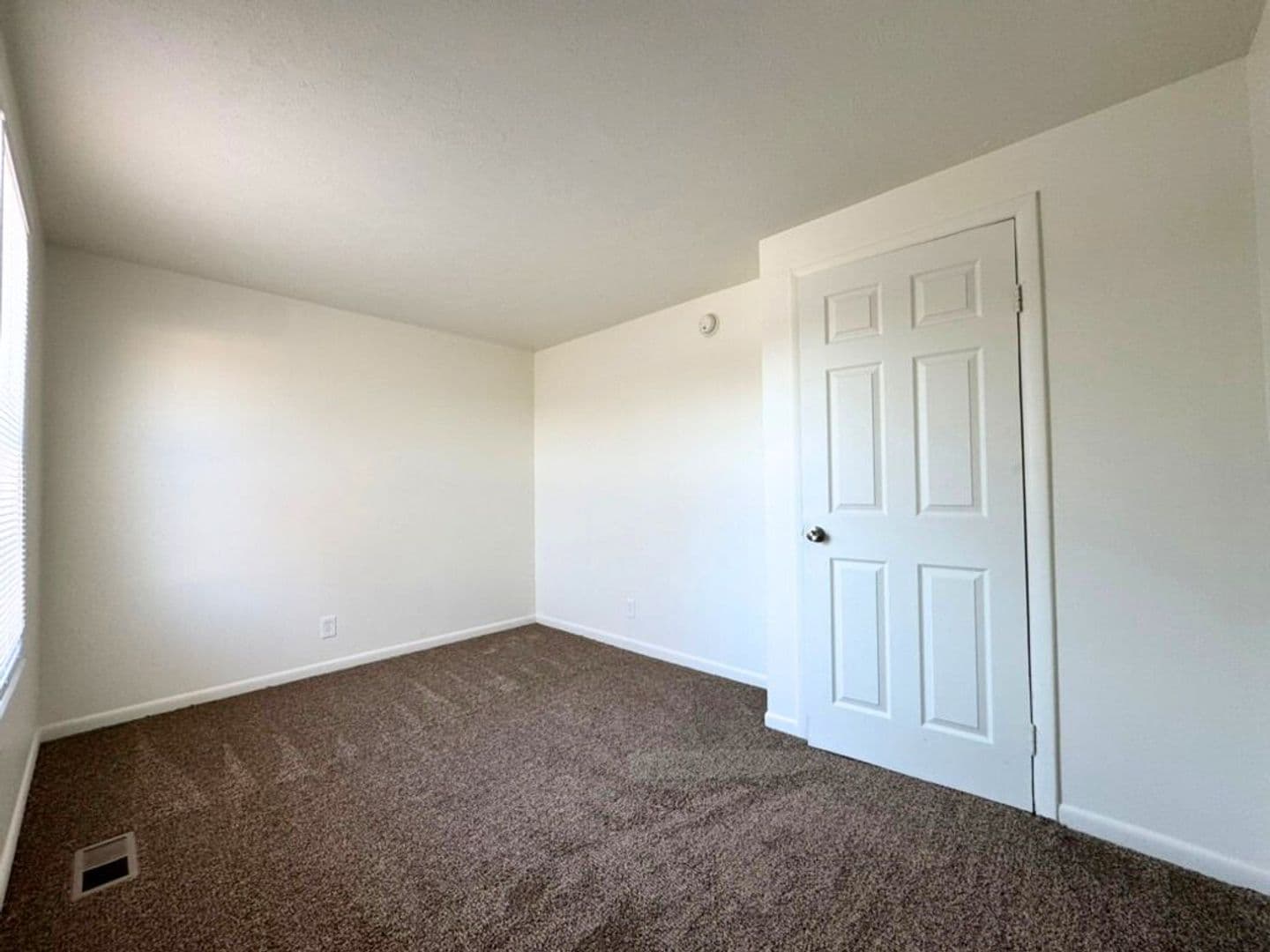 Northwood Apartment: 3617 Lakepointe Dr