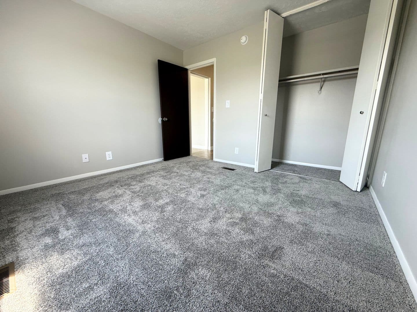 Northwood Apartment: 3617 Lakepointe Dr
