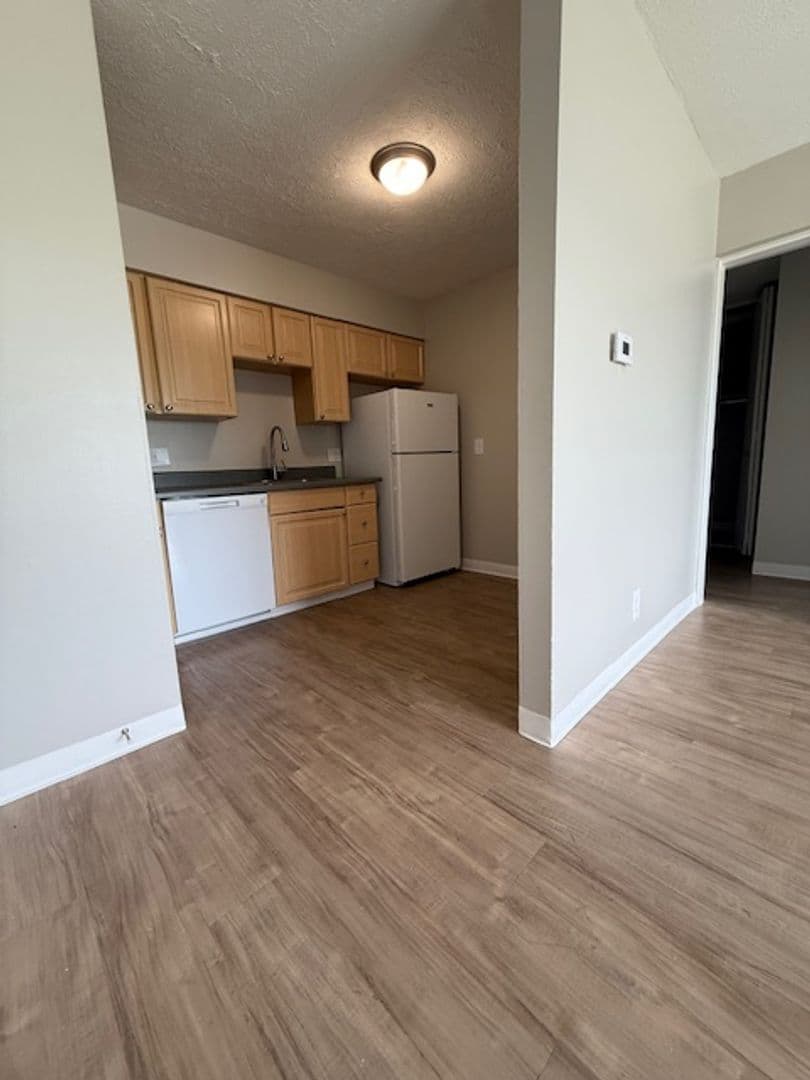 Northwood Apartment: 3617 Lakepointe Dr
