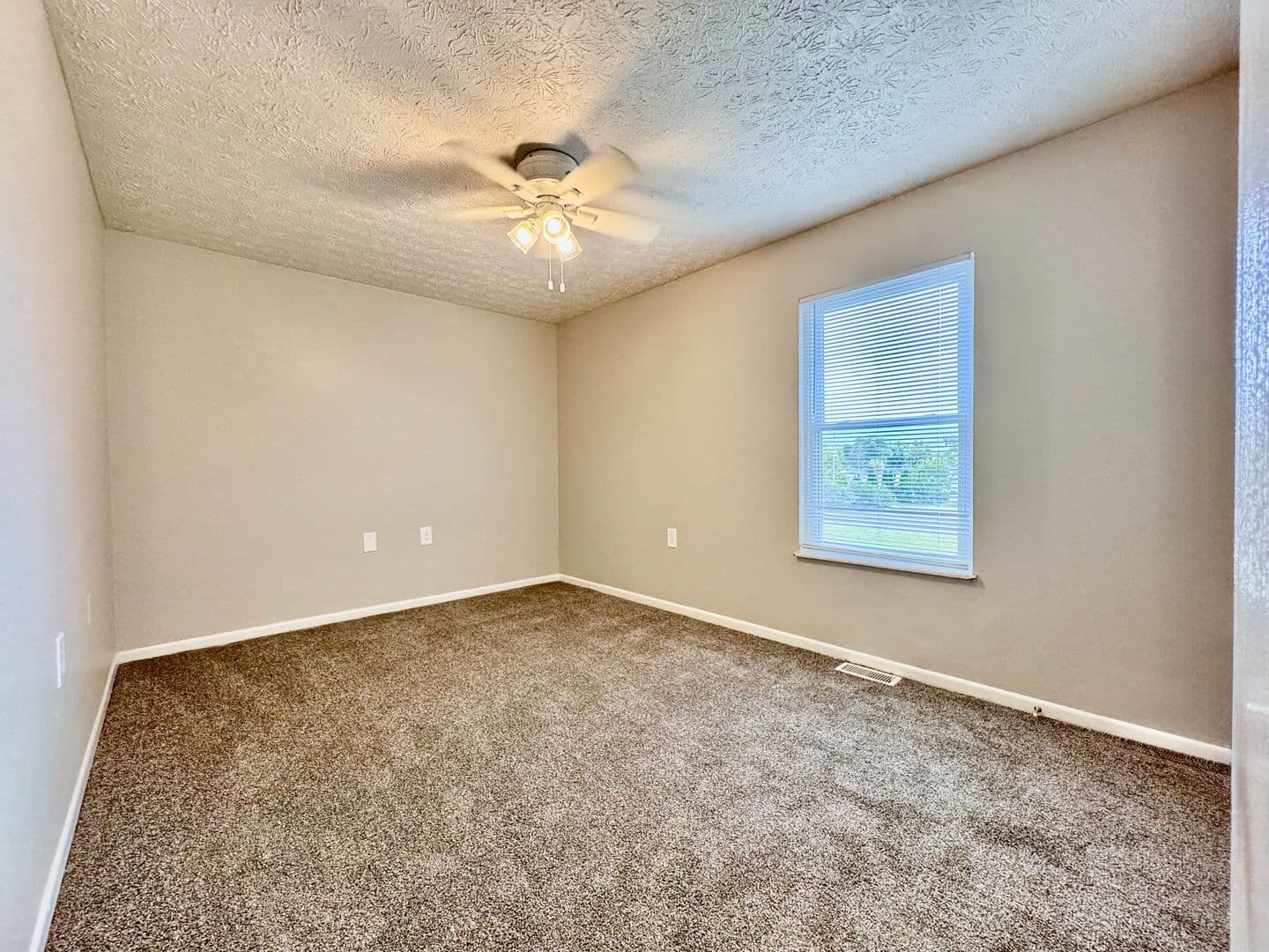Troy Apartment: 580 Staunton Commons Dr.