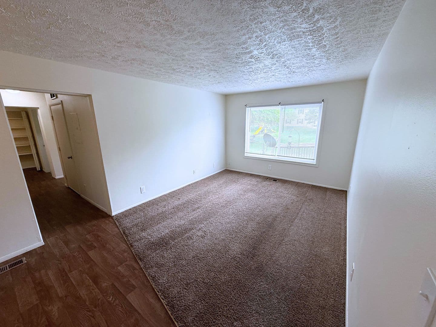Northwood Apartment: 3617 Lakepointe Dr