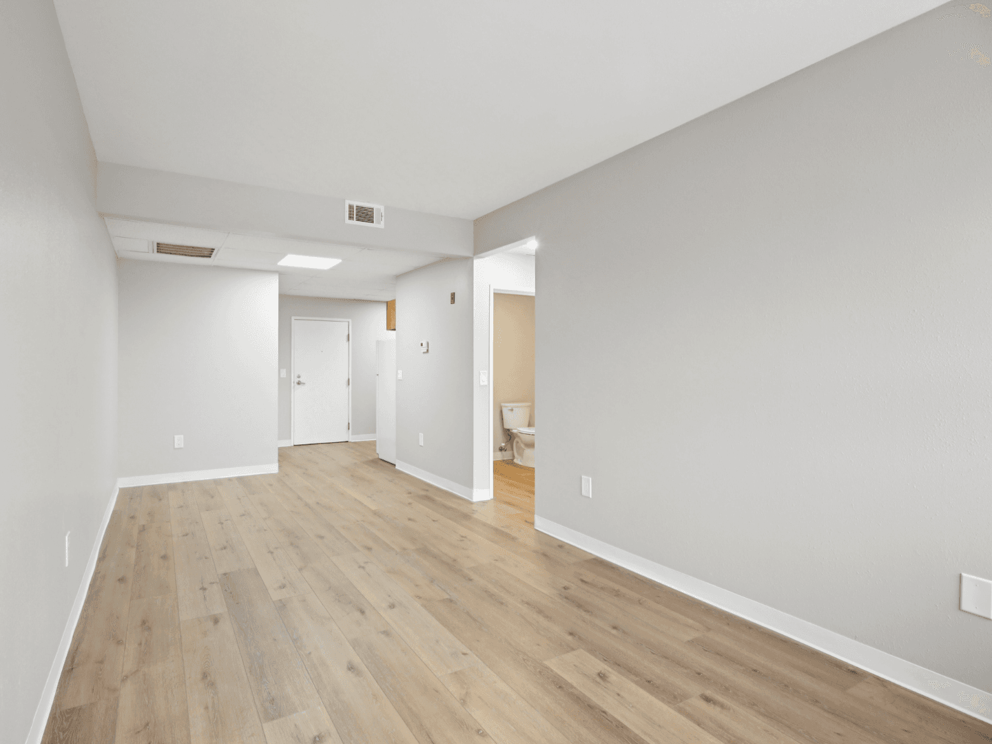 Piqua Apartment: 316 N. College St.