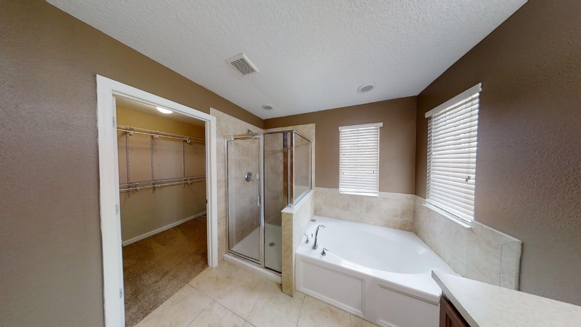 Jacksonville House: 15695 Lexington Park Boulevard