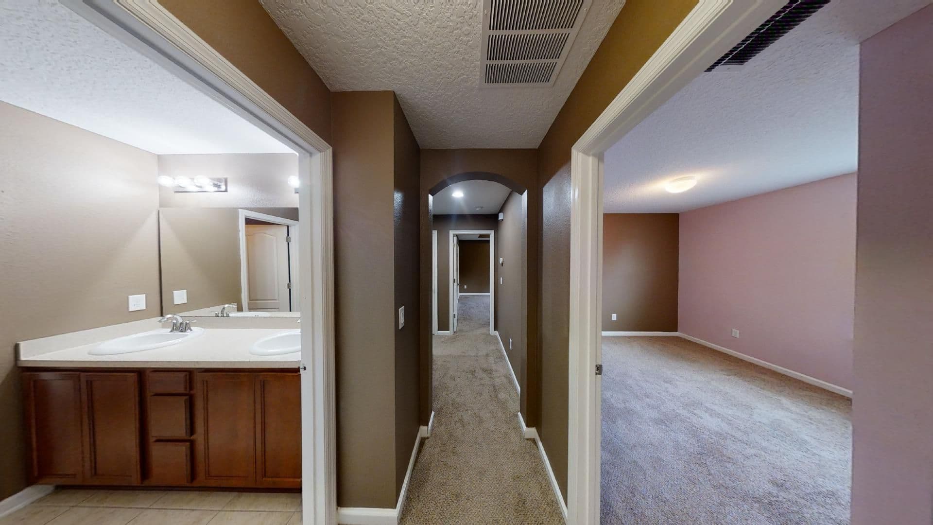 Jacksonville House: 15695 Lexington Park Boulevard