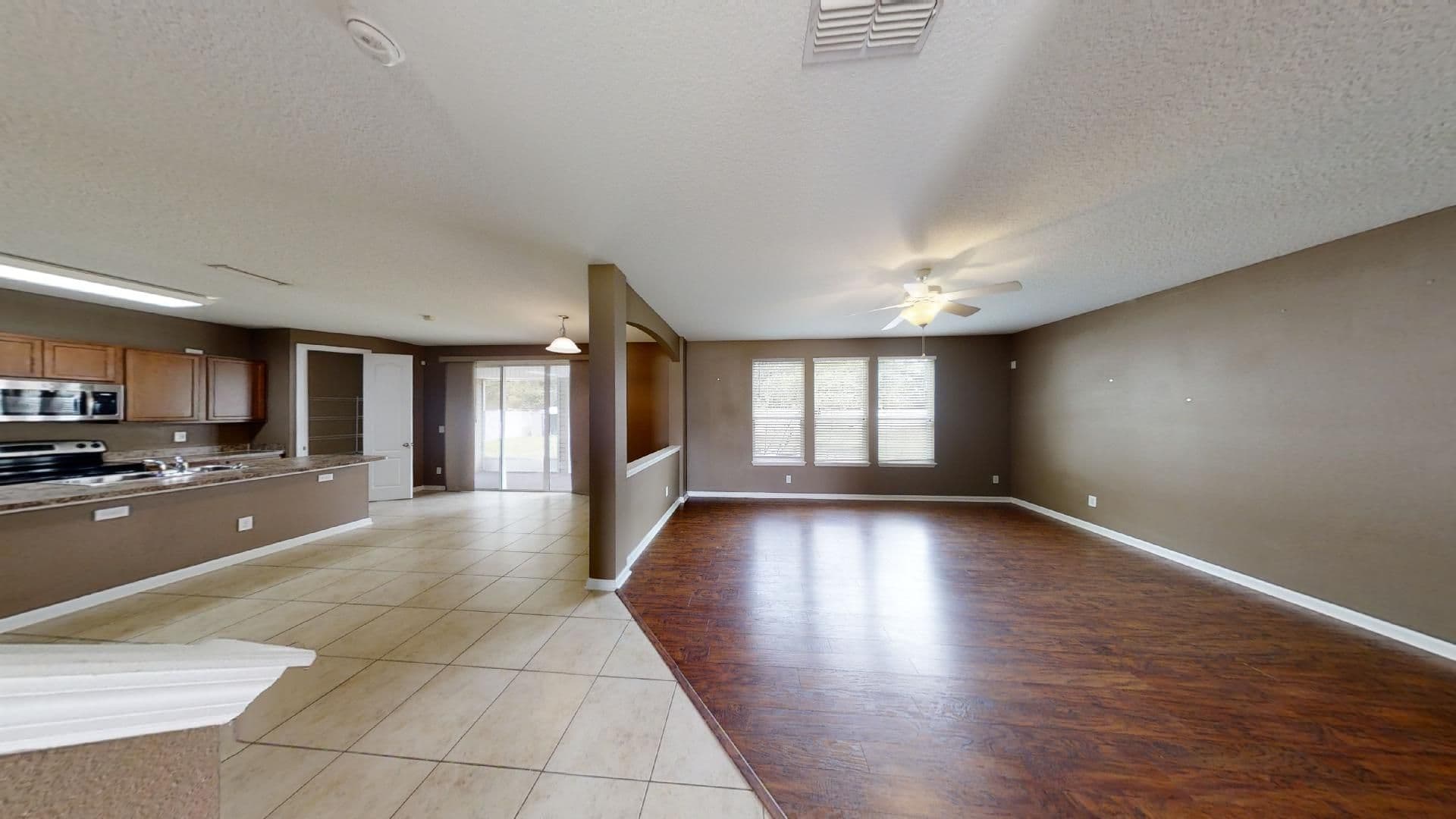 Jacksonville House: 15695 Lexington Park Boulevard
