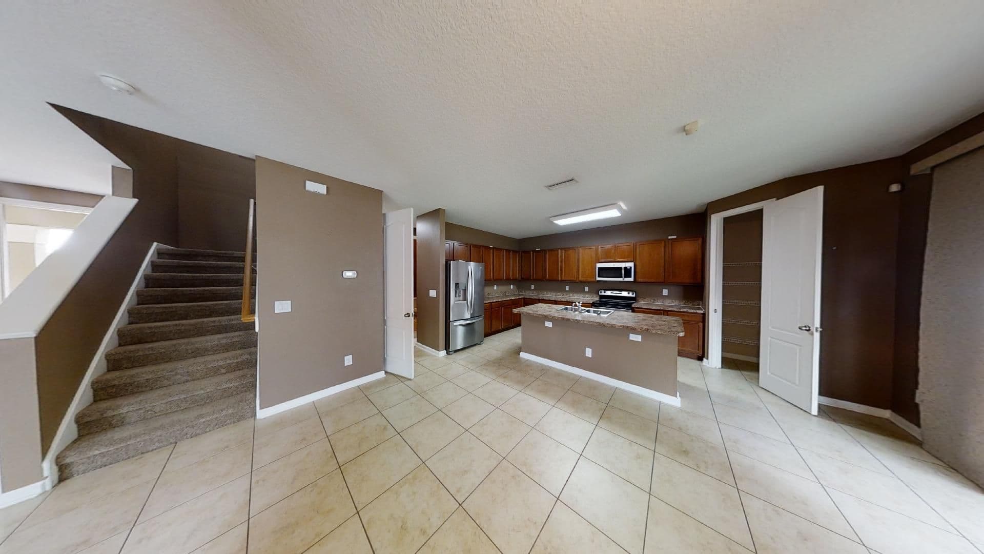 Jacksonville House: 15695 Lexington Park Boulevard