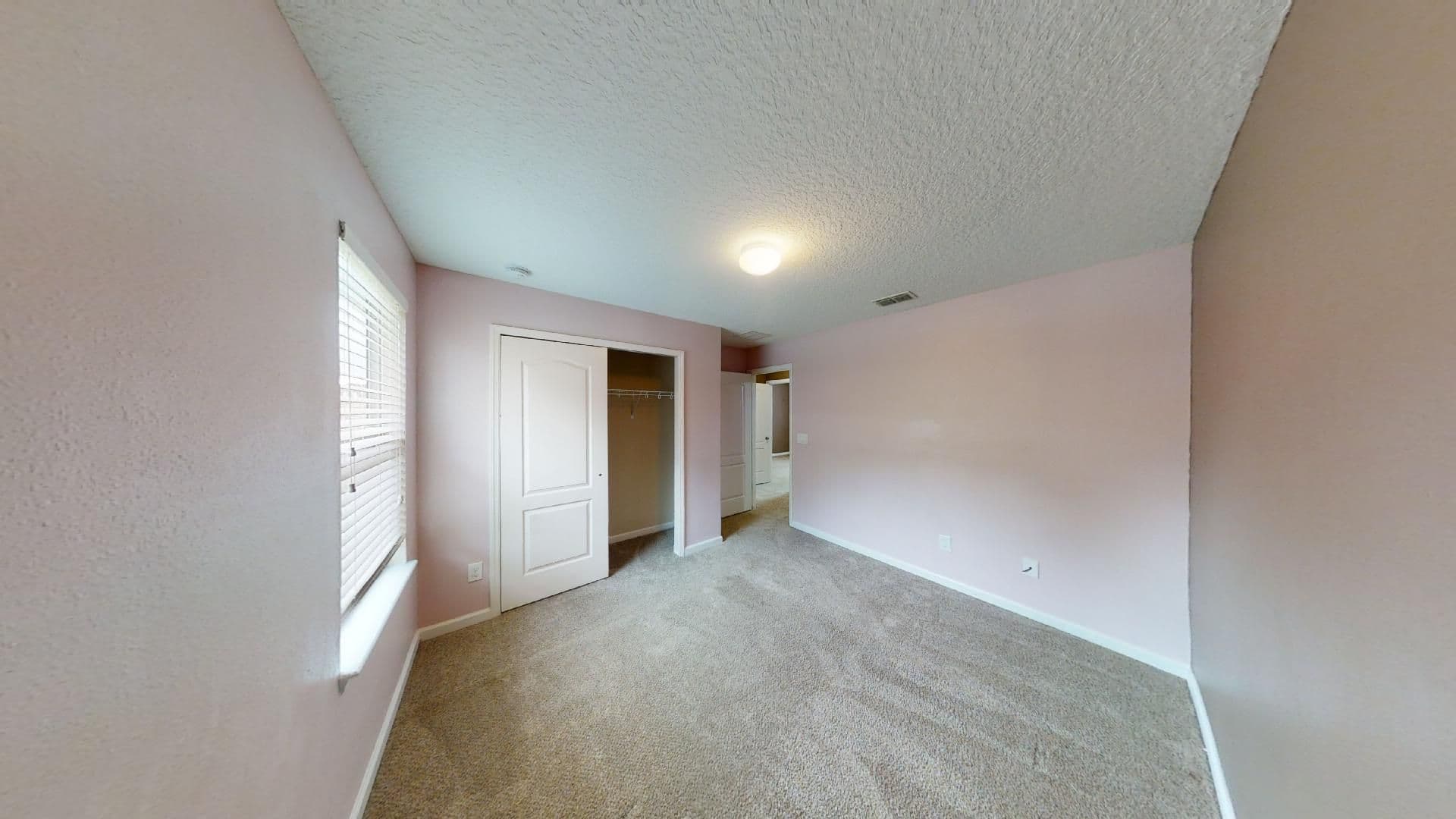 Jacksonville House: 15695 Lexington Park Boulevard