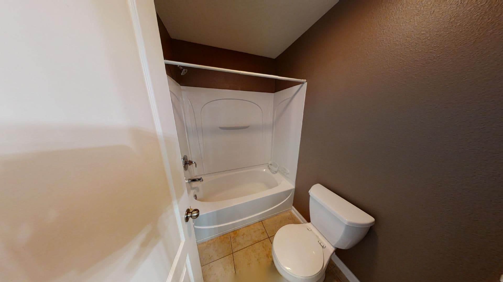 Jacksonville House: 15695 Lexington Park Boulevard