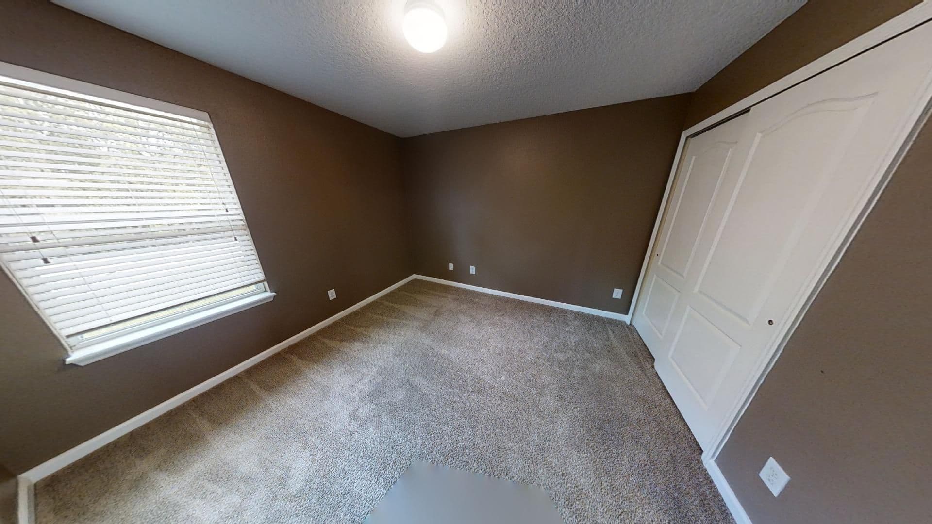 Jacksonville House: 15695 Lexington Park Boulevard