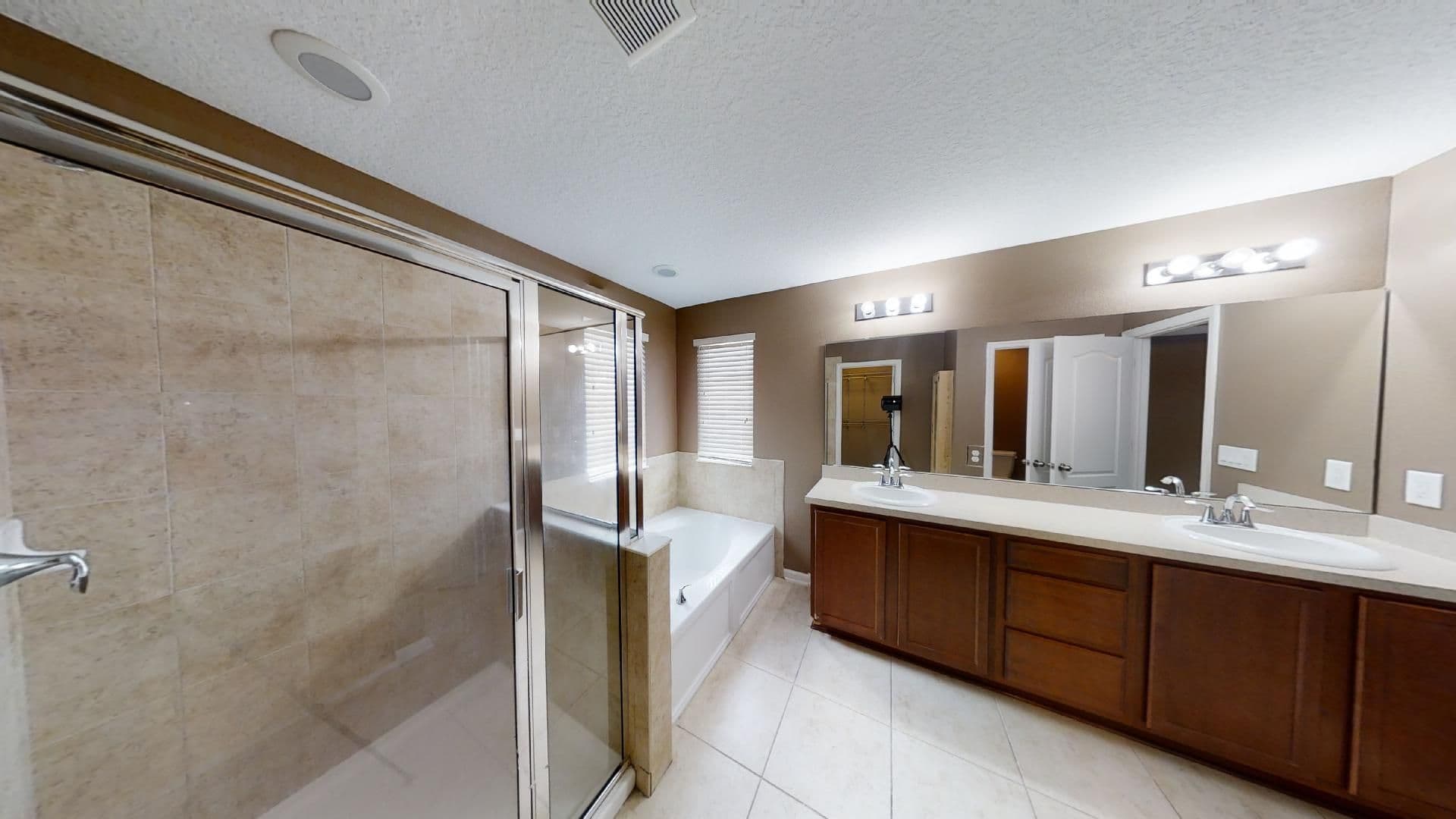 Jacksonville House: 15695 Lexington Park Boulevard
