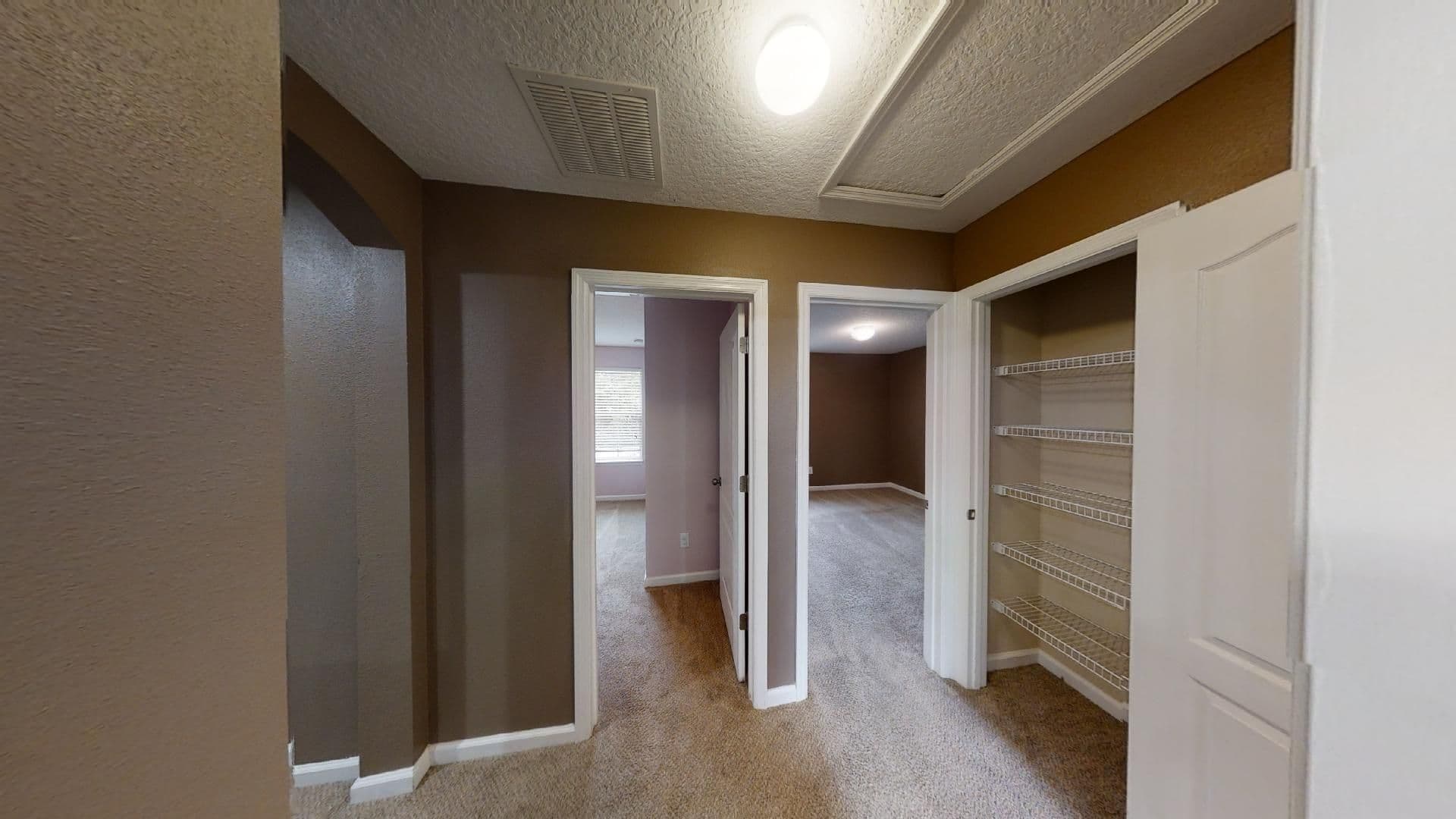 Jacksonville House: 15695 Lexington Park Boulevard