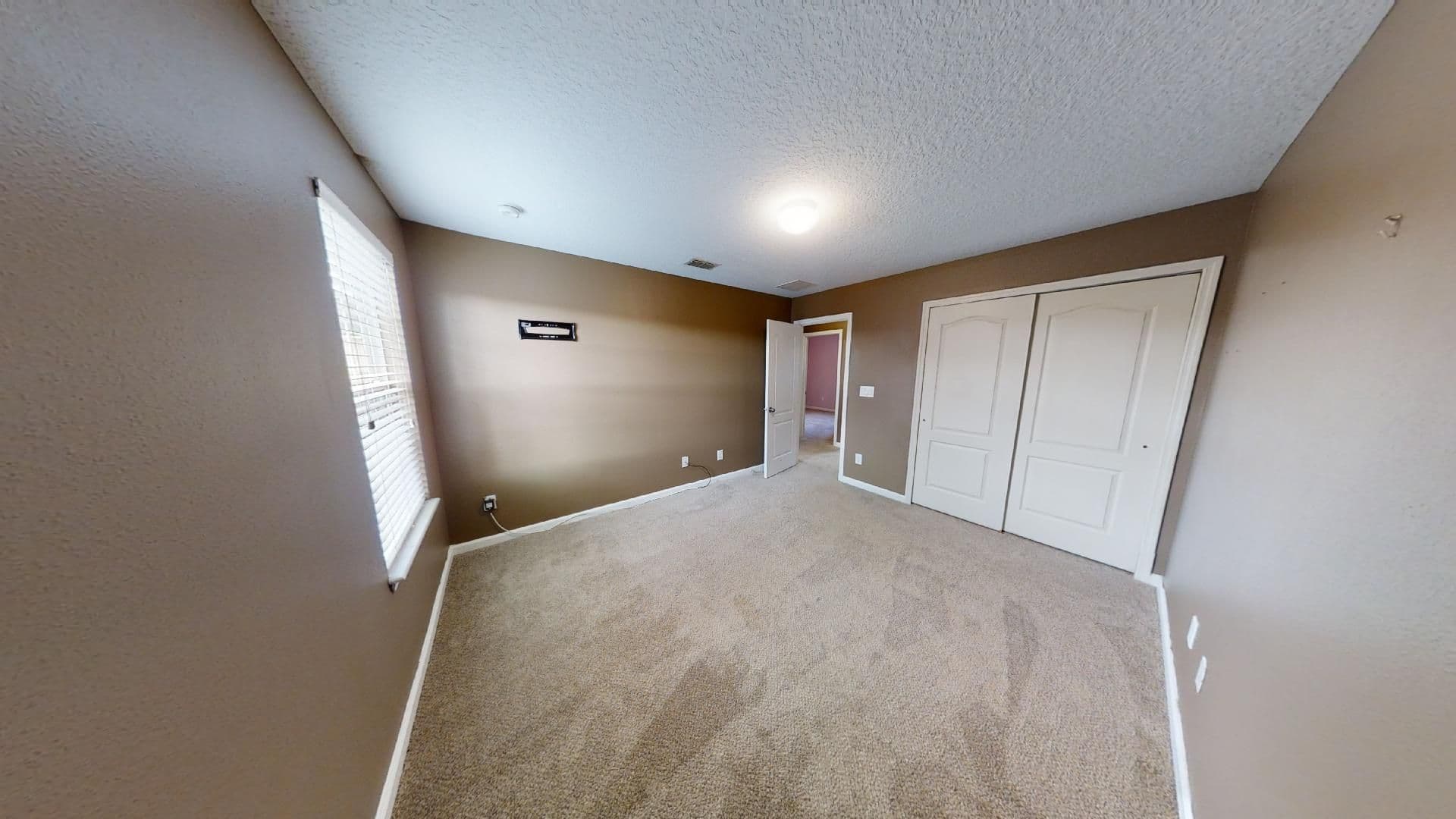Jacksonville House: 15695 Lexington Park Boulevard