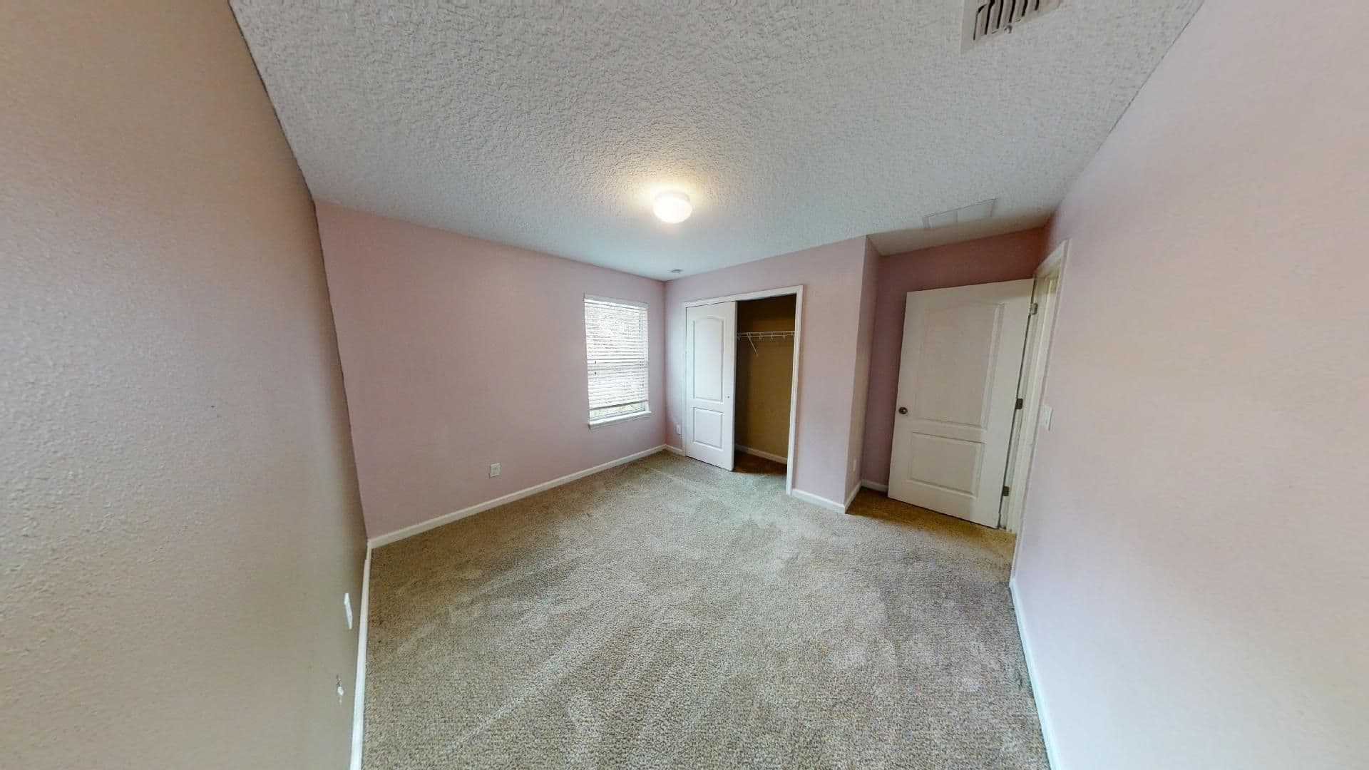Jacksonville House: 15695 Lexington Park Boulevard
