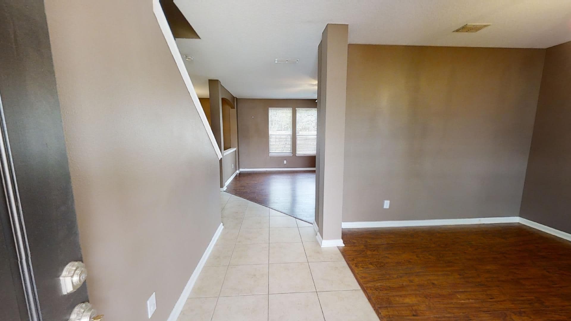 Jacksonville House: 15695 Lexington Park Boulevard