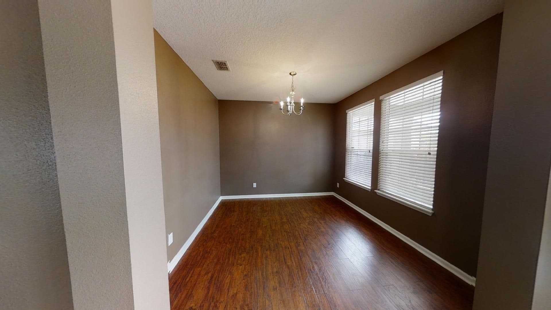 Jacksonville House: 15695 Lexington Park Boulevard