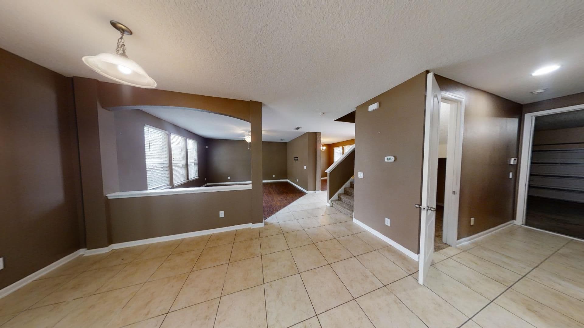 Jacksonville House: 15695 Lexington Park Boulevard