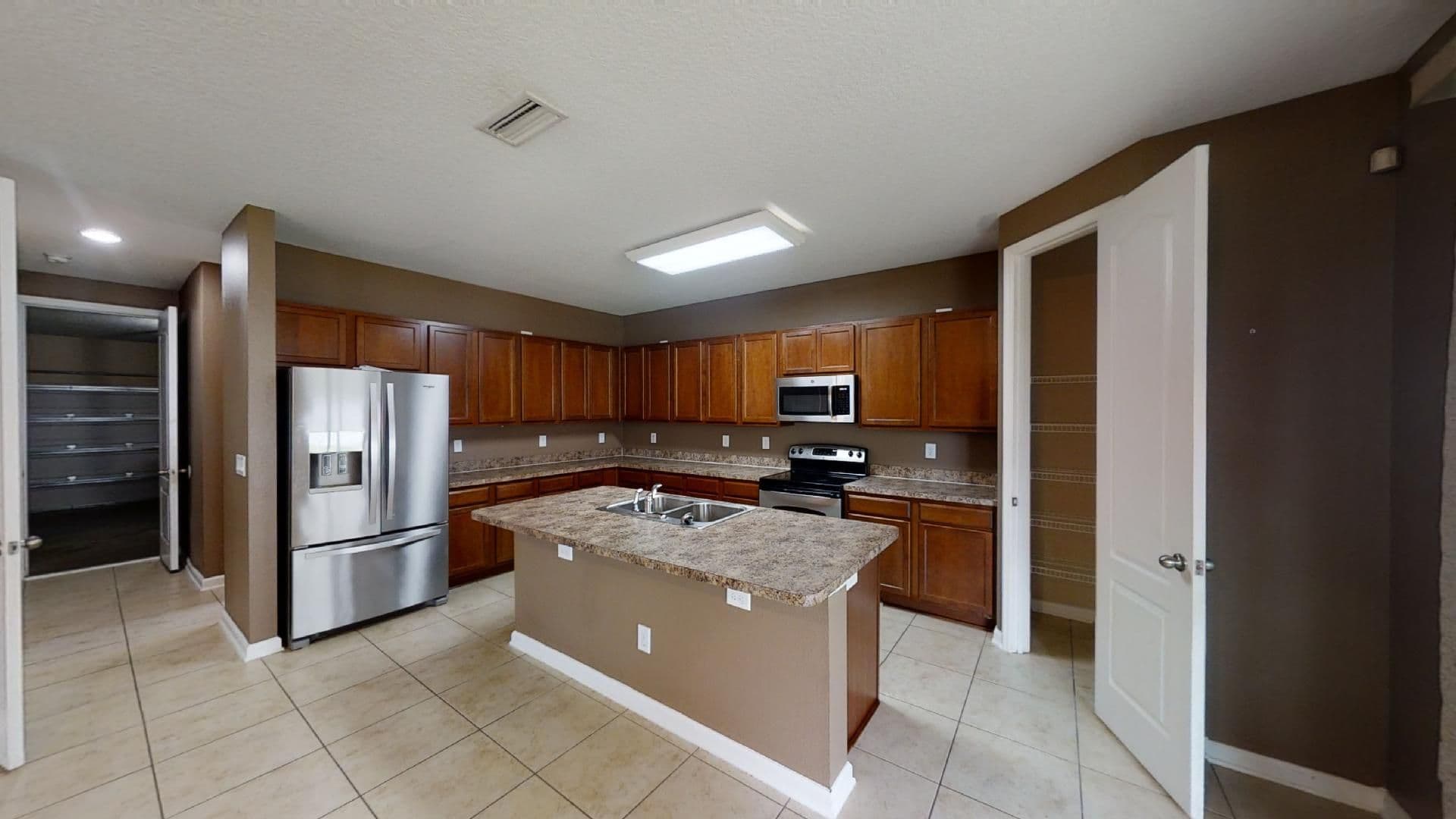 Jacksonville House: 15695 Lexington Park Boulevard