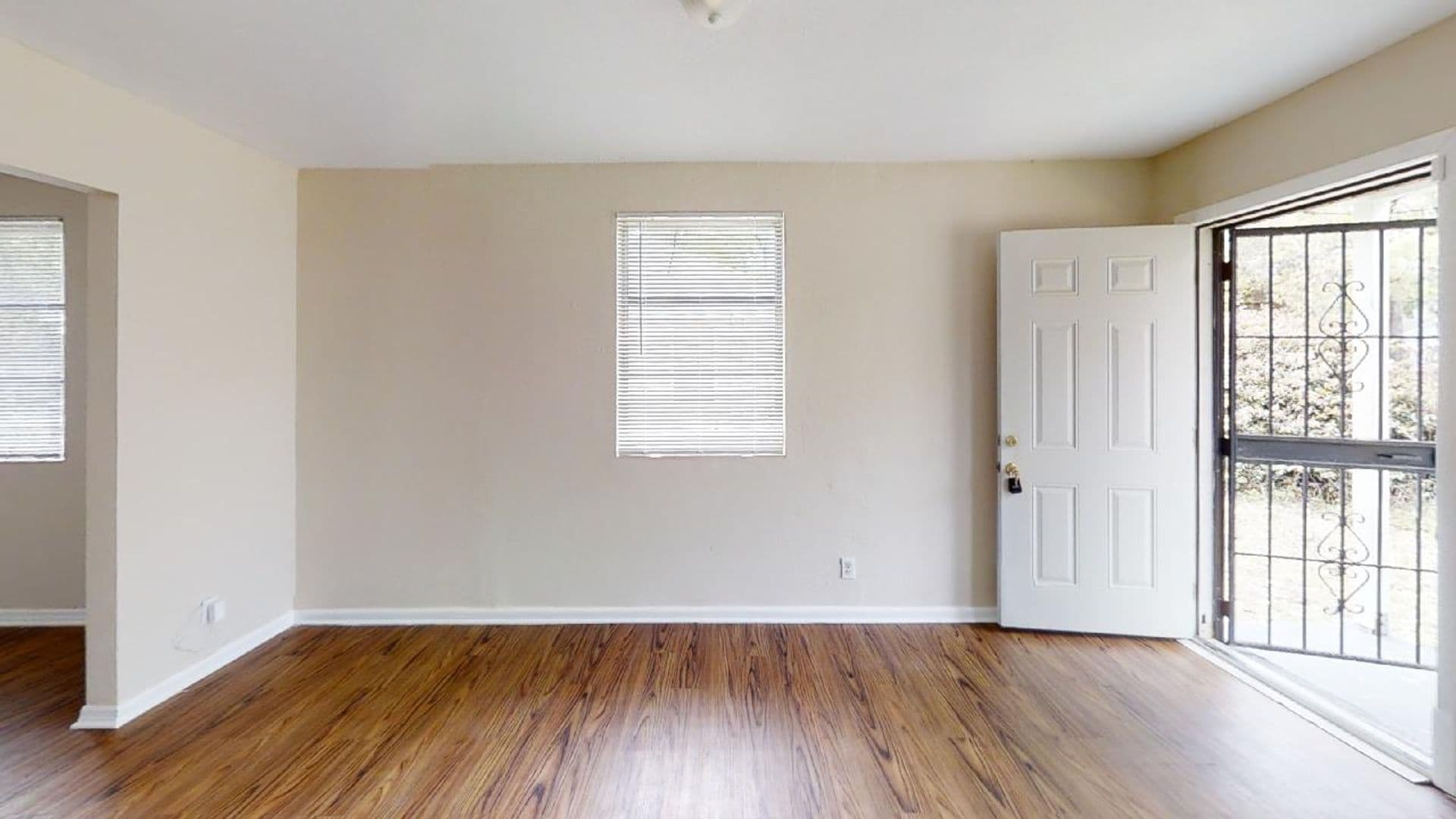 Jacksonville House: 2178 West 41st Street