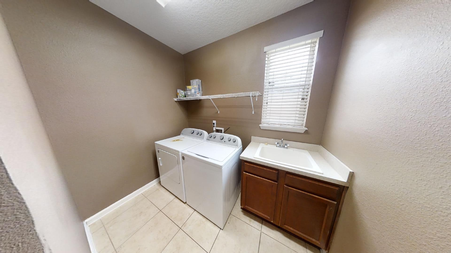 Jacksonville House: 15695 Lexington Park Boulevard